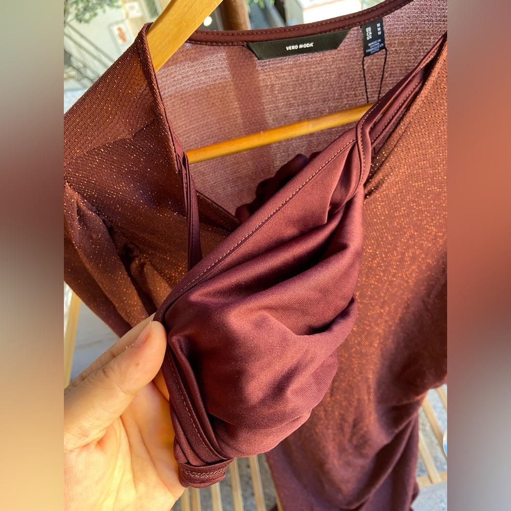 Vero Moda Maroon Shimmer Maxi Dress. Size - M - Picture 10 of 13